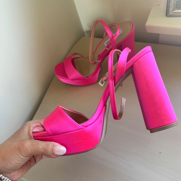 Steve Madden - Hot Pink Satin Platform Heel - Picture 9 of 10